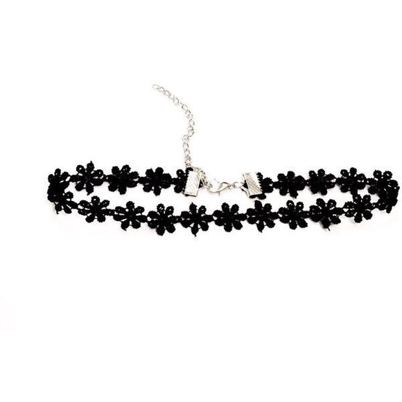 Daisy Chain Crochet Choker Necklace - Picture 6 of 6
